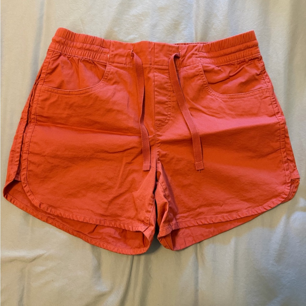 Eddie Bauer Women's Coral Shorts (size 6)